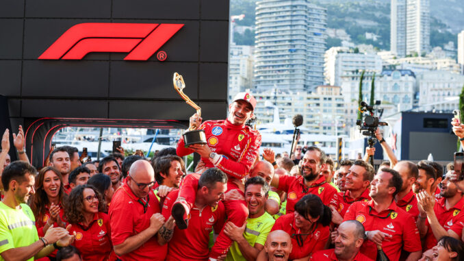 Charles Leclerc en Mónaco celebrando su victoria | Fuente: Scuderia Ferrari