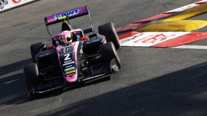 Gabriele Mini durante la carrera larga del GP de Mónaco | Fuente: Getty Images