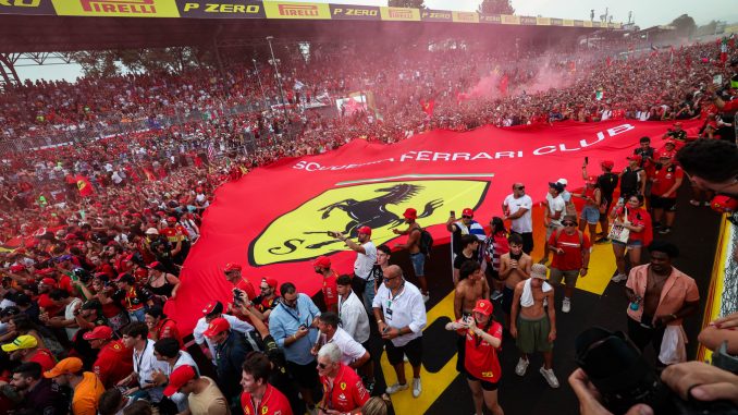 El ambiente en Monza tras la victoria de Charles Leclerc | Fuente: Scuderia Ferrari