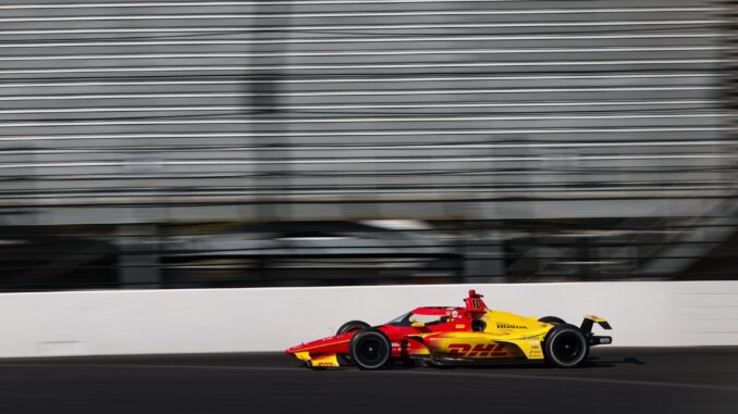 Alex Palou durante las pruebas en IMS | Fuente: Penske Entertainment: Chris Owens