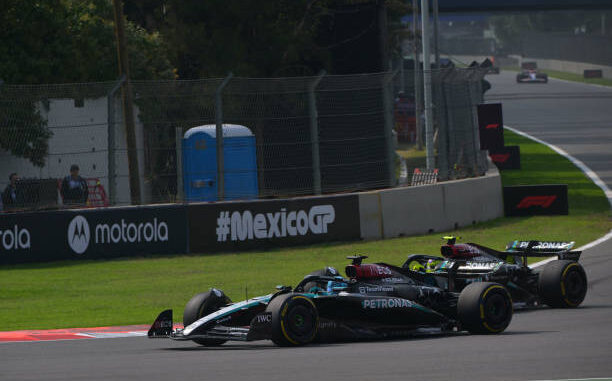 Lewis Hamilton y George Russell durante el GP de México | Fuente: Getty Images