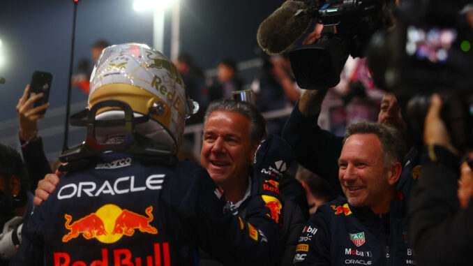 Max Verstappen junto a Christian Horner tras ganar en Catar | Fuente: Red Bull Racing