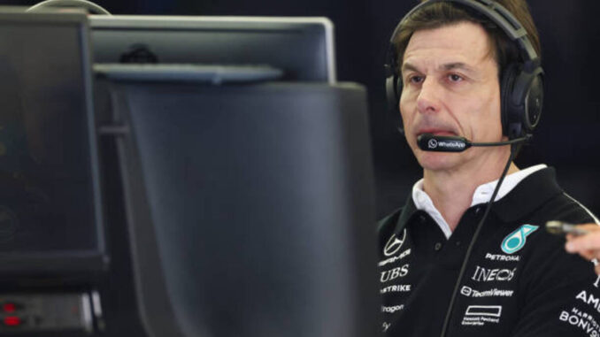 Toto Wolff durante los test de pretemporada en Baréin | Fuente: Getty Images